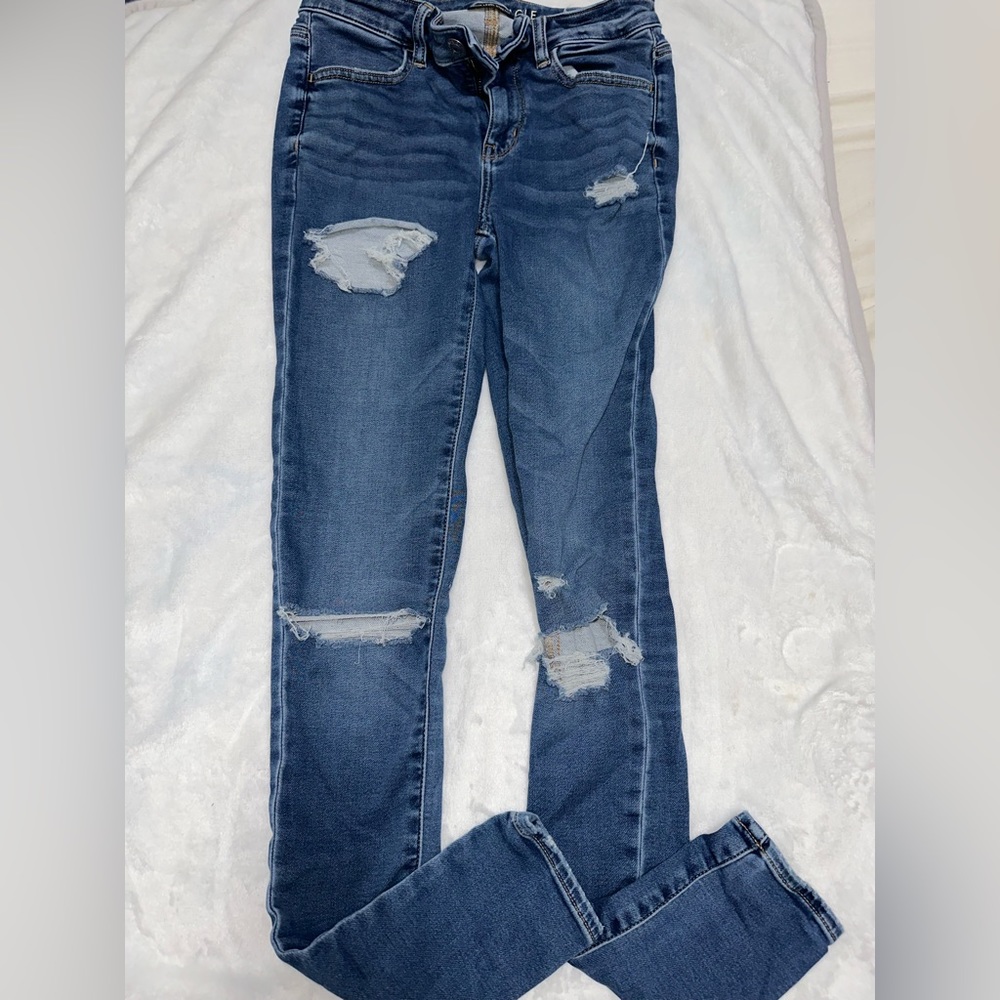 American Eagle Next Level Stretch Size 4 Ripped Skinny Jeans ✨